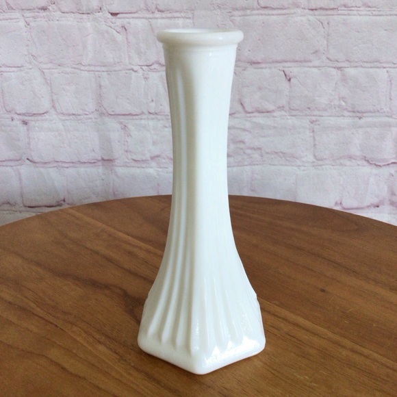 Vintage E.O. Brody Co. White Milk Glass Bud Vase - Picture 2 of 6